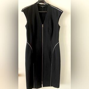 Lafayette 148 - black cap sleeve, full zip front, V neck- collar neck - size LG